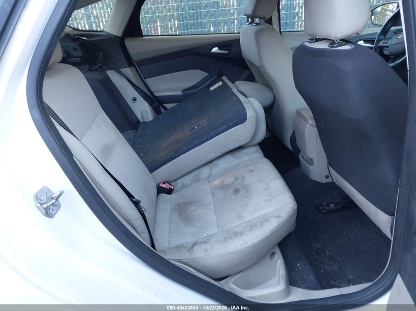 2017 FORD FOCUS SE · Фото 8