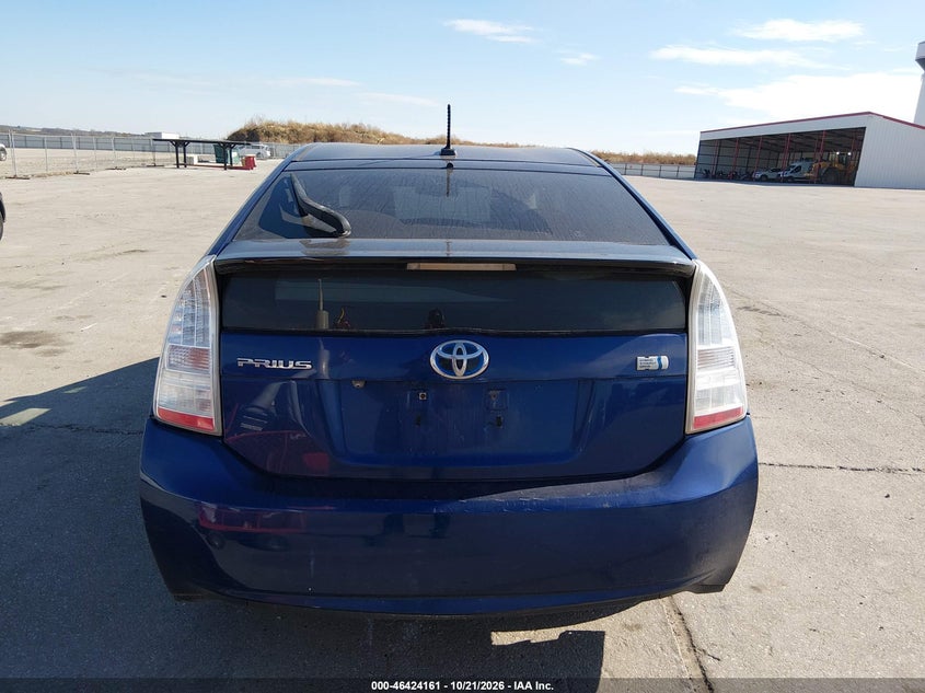 2011 TOYOTA PRIUS · Фото 16