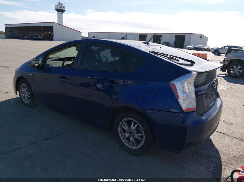 2011 TOYOTA PRIUS · Фото 3