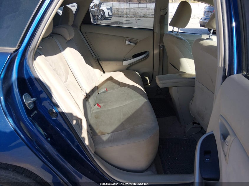 2011 TOYOTA PRIUS · Фото 8