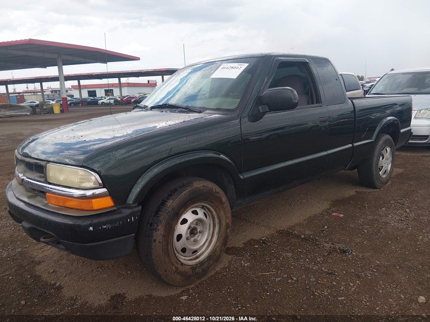 2003 Chevrolet S-10, Normal Wear & Tear, IAAI, VIN 1GCDT19X038228634 — photo 2