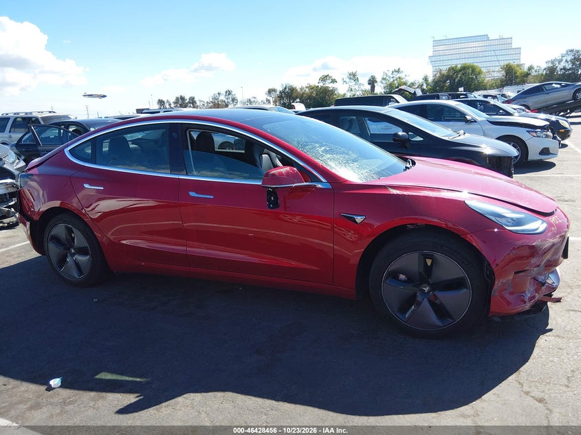 TESLA MODEL 3 - zdjęcie 13