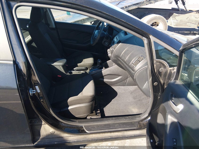 2017 KIA FORTE LX · Фото 5