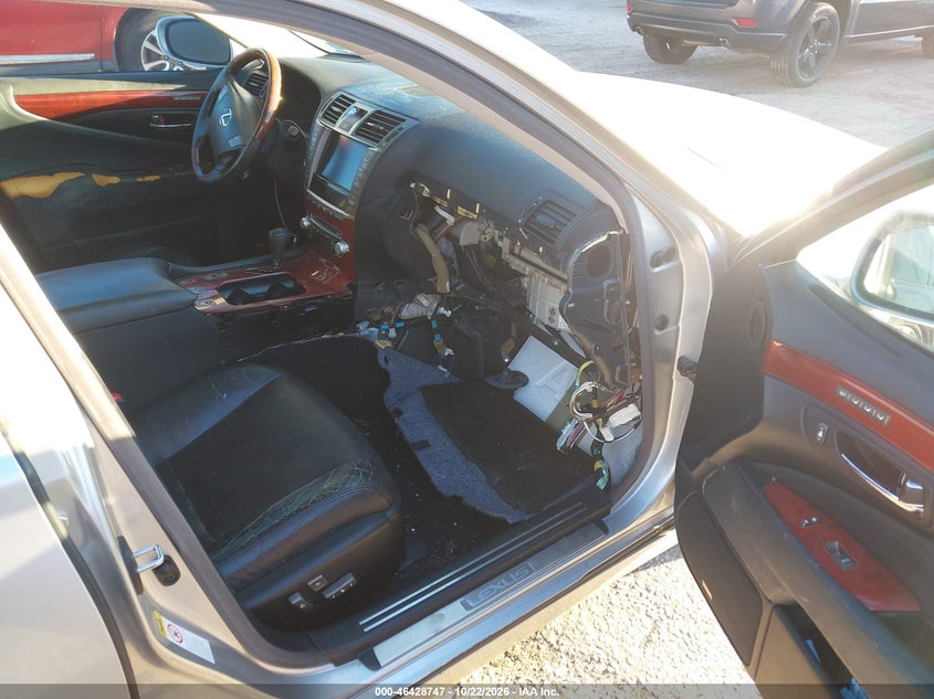 2011 LEXUS LS 460 · Фото 5