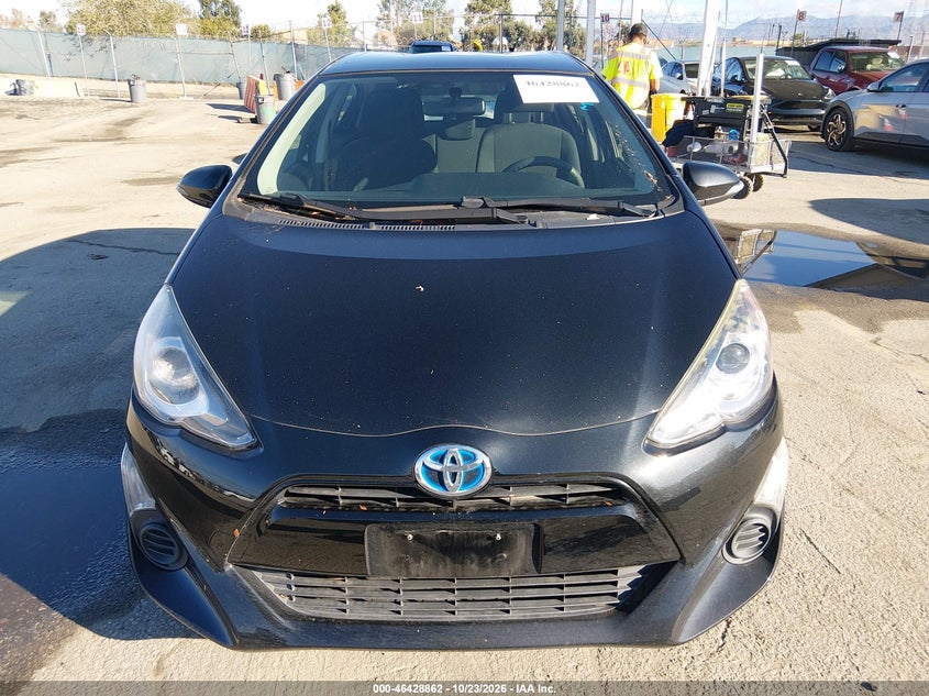 TOYOTA PRIUS C - zdjęcie 13