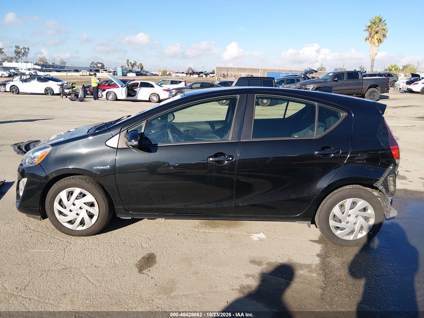 TOYOTA PRIUS C - zdjęcie 15