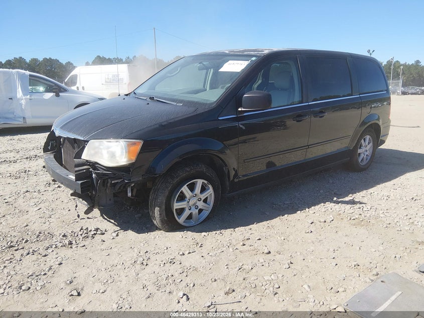 Vin: 2a4rr2d11ar436627, lot: 46929671, chrysler town & country new lx 20102