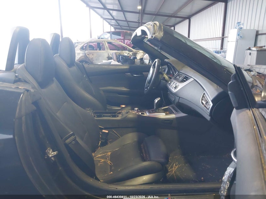 BMW Z4 2011 VIN WBALM7C52BE382830