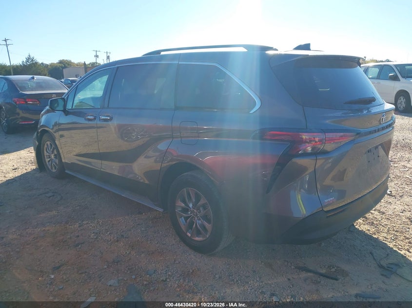 Vin: 5tdyrkec2ms032040, lot: 46930778, toyota sienna xle 20213