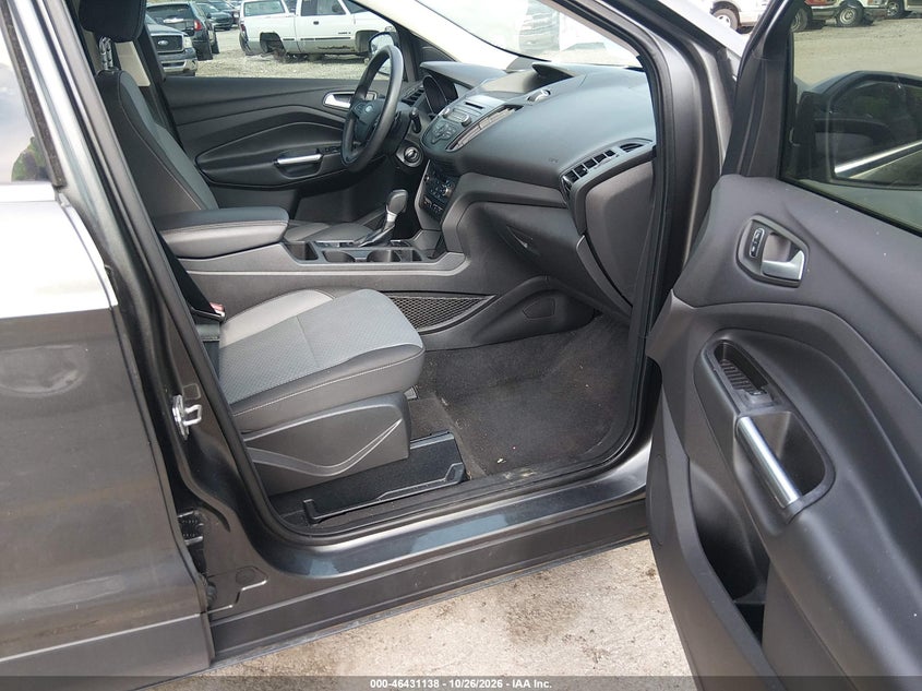 FORD ESCAPE 2017 VIN 1FMCU0GD8HUB20039