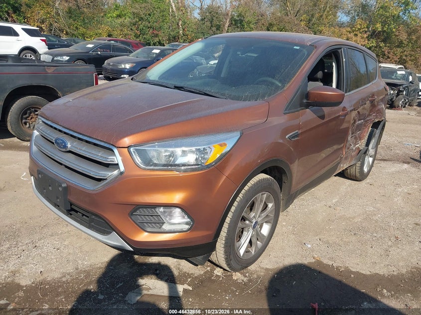 Vin: 1fmcu9gd9hue41818, lot: 46933222, ford escape se 20172