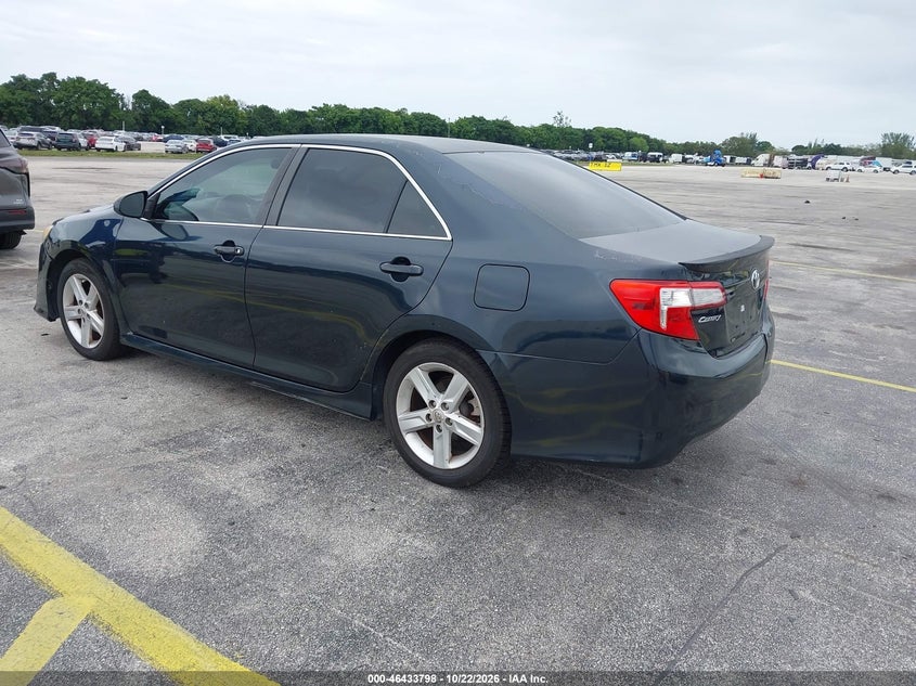 Vin: 4t1bf1fk4eu351463, lot: 46934164, toyota camry l/se/le/xle 20143