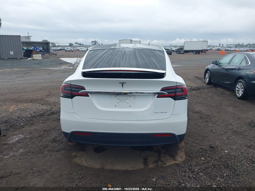 TESLA MODEL X - zdjęcie 17