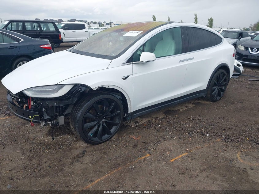 TESLA MODEL X - zdjęcie 2
