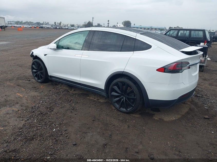 TESLA MODEL X - zdjęcie 3