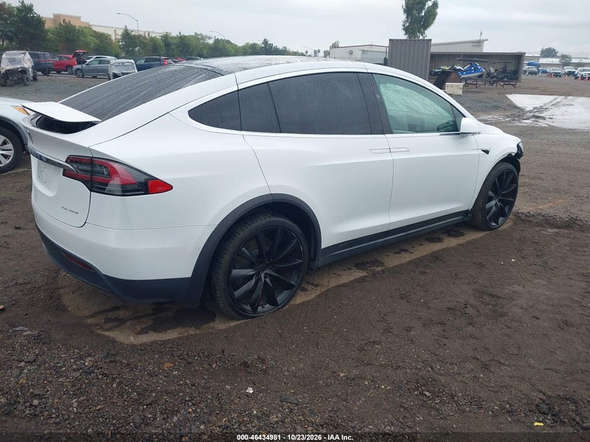 TESLA MODEL X - zdjęcie 4