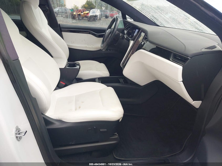 TESLA MODEL X - zdjęcie 5