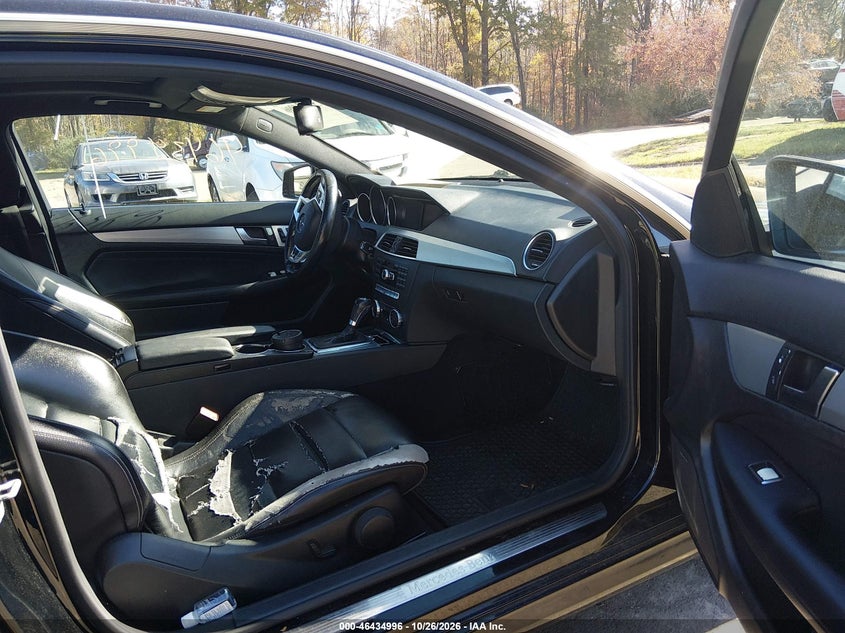 MERCEDES-BENZ C 250 2012 VIN WDDGJ4HB1CF913947