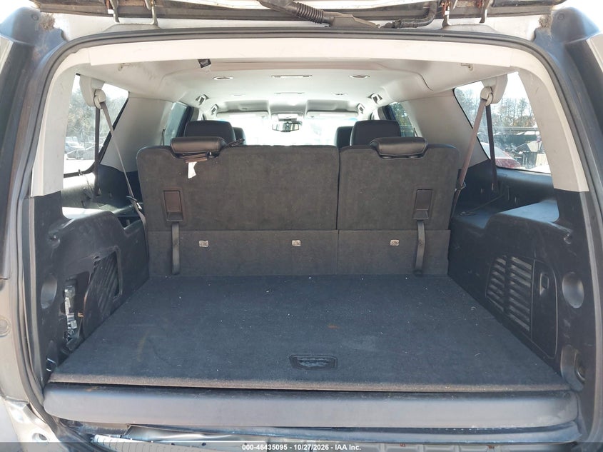CHEVROLET SUBURBAN 1500 - zdjęcie 18
