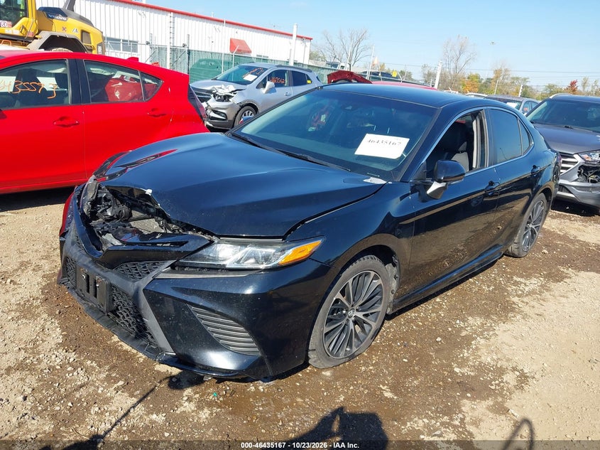 2018 Toyota Camry L/Le/Xle/Se/Xse, Front End, IAAI, VIN 4T1B11HK8JU648516 — photo 2