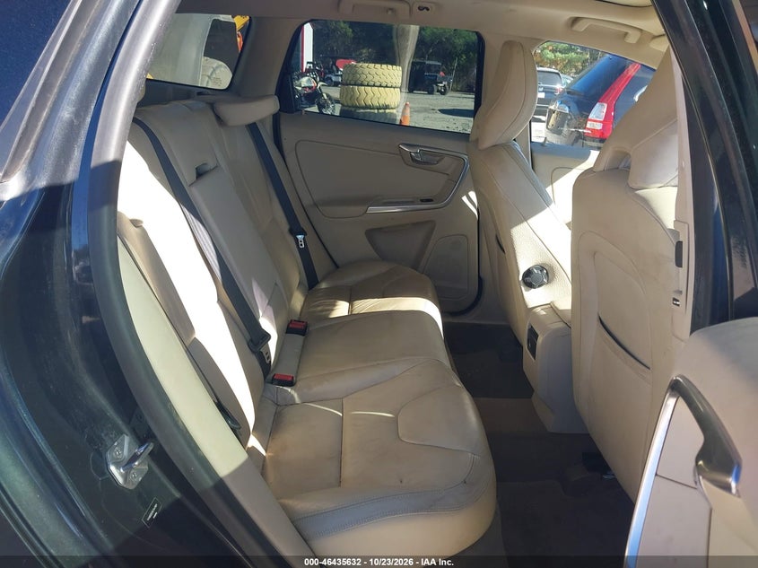 VOLVO XC60 2014 VIN YV4902DZXE2547801