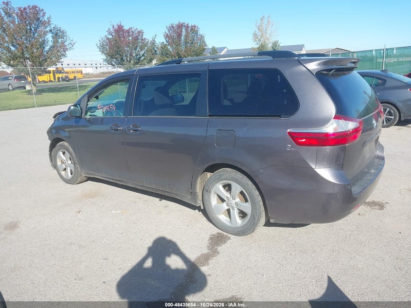 TOYOTA SIENNA - zdjęcie 3