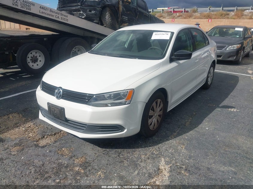 2014 Volkswagen Jetta 2.0L S, Right Front, IAAI, VIN 3VW2K7AJ0EM352757 — photo 2