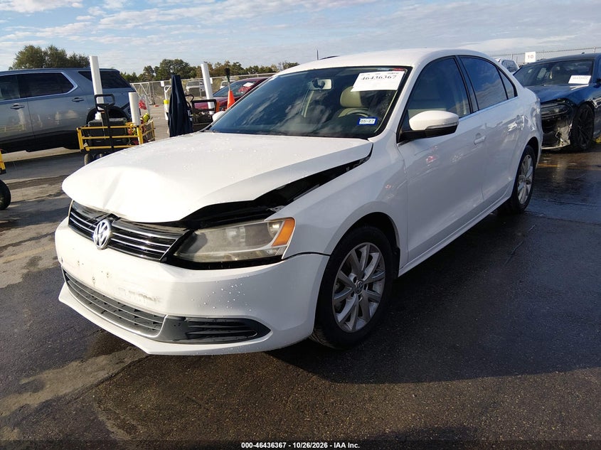 2013 Volkswagen Jetta 2.5L Se, Front End, IAAI, VIN 3VWDX7AJ7DM389362 — photo 2