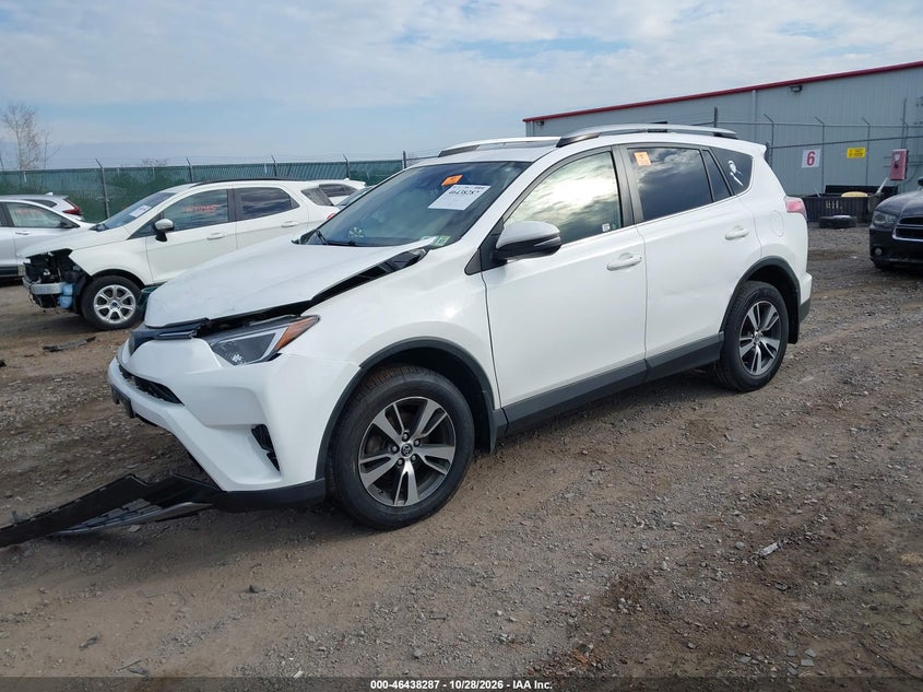 Vin: 00000000000216930, lot: 46938652, toyota rav4 xle 20182
