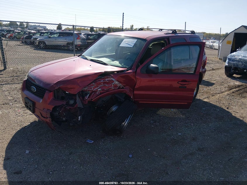 2007 Ford Escape Limited, Left Front, IAAI, VIN 1FMCU04177KA38341 — photo 2