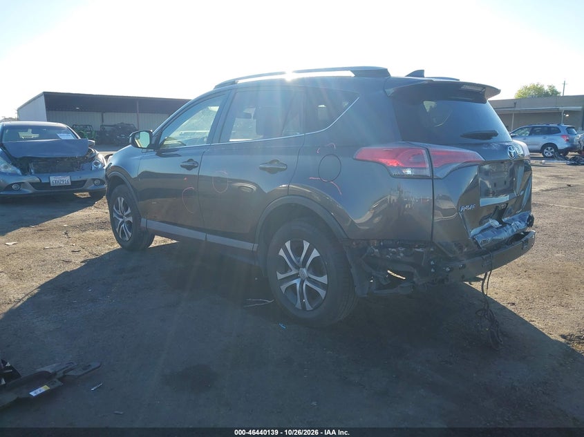 Vin: jtmzfrev3hj102400, lot: 46940505, toyota rav4 le 20173