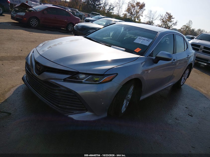 2018 Toyota Camry Le, Правый бок, IAAI, VIN 4T1B11HK2JU618511 — фото 2