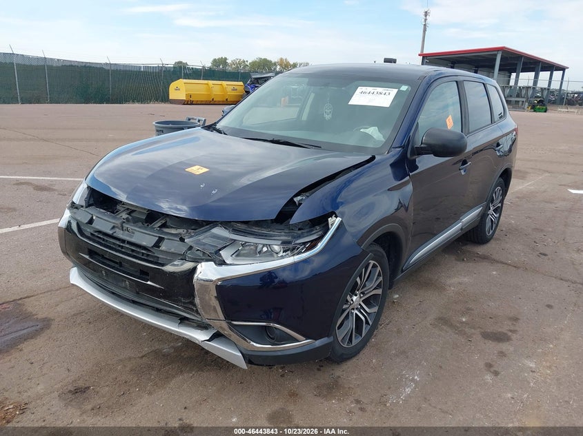 2017 Mitsubishi Outlander Es, Front End, IAAI, VIN JA4AZ2A37HZ071003 — photo 2