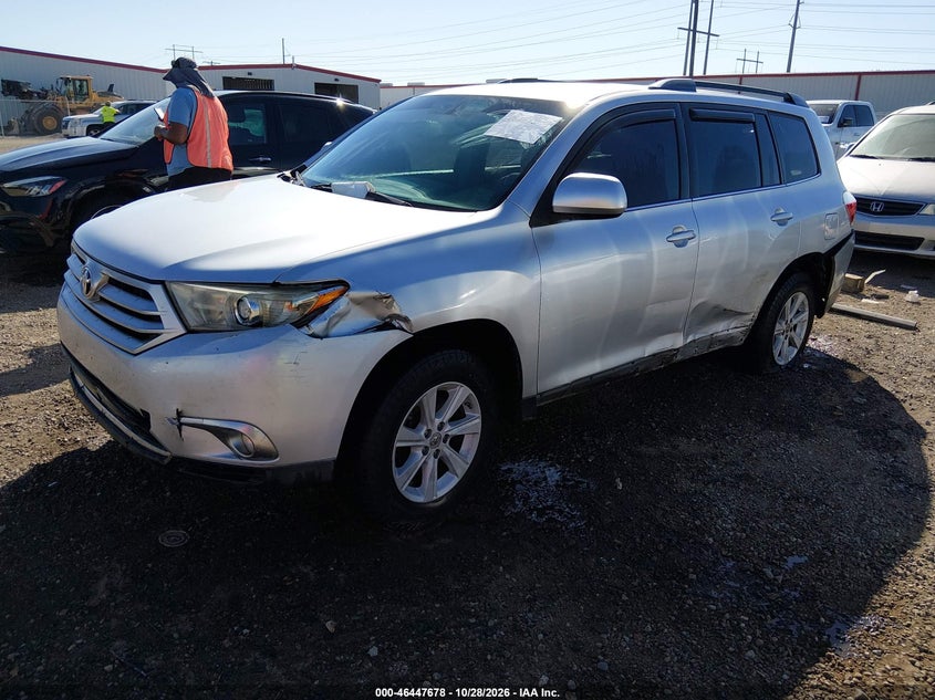 Vin: 5tdbk3eh6cs140221, lot: 46948054, toyota highlander base v6 20122