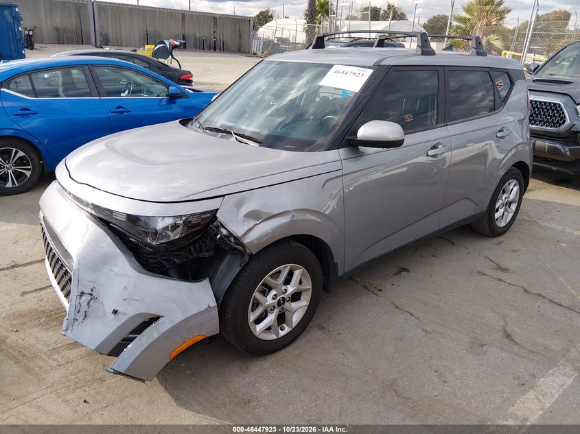 2023 Kia Soul Lx, Left Front, IAAI, VIN KNDJ23AU6P7863551 — photo 2