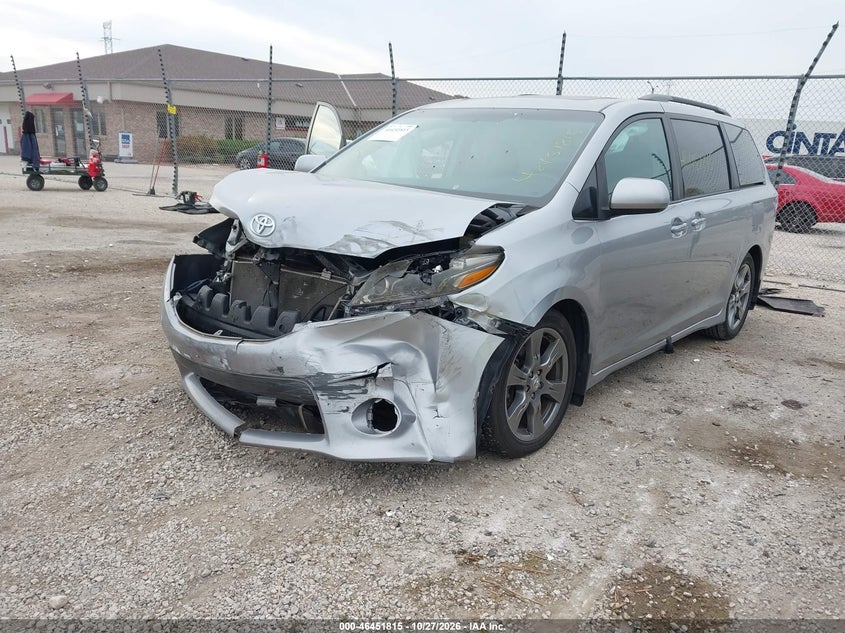 Vin: 5tdxz3dc5hs851469, lot: 46952191, toyota sienna se premium 8 passenger 20172