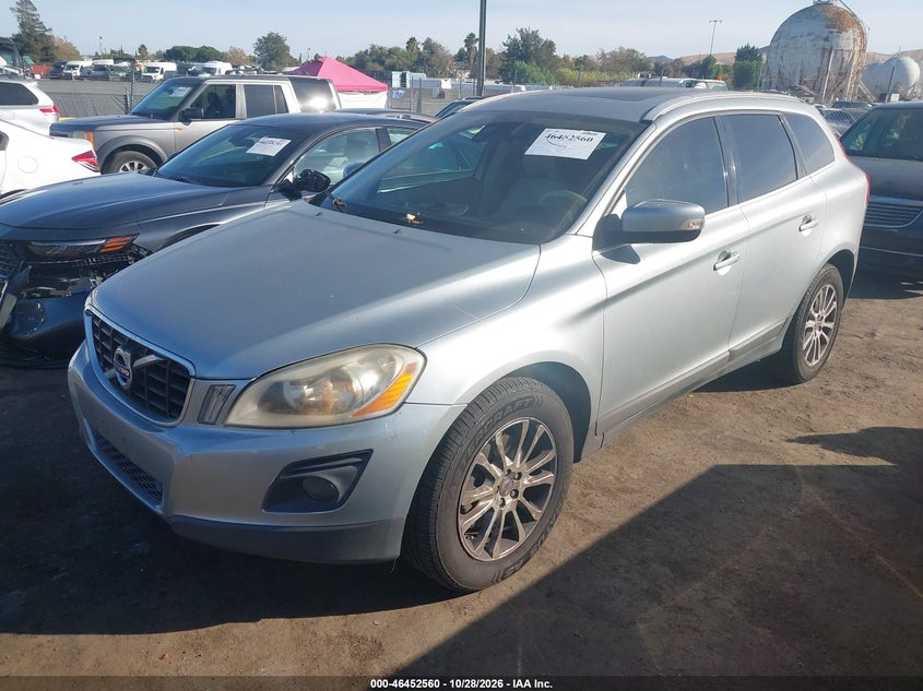 2010 Volvo Xc60 T6/T6 R-Design, Вандализм, IAAI, VIN YV4992DZXA2033107 — фото 2