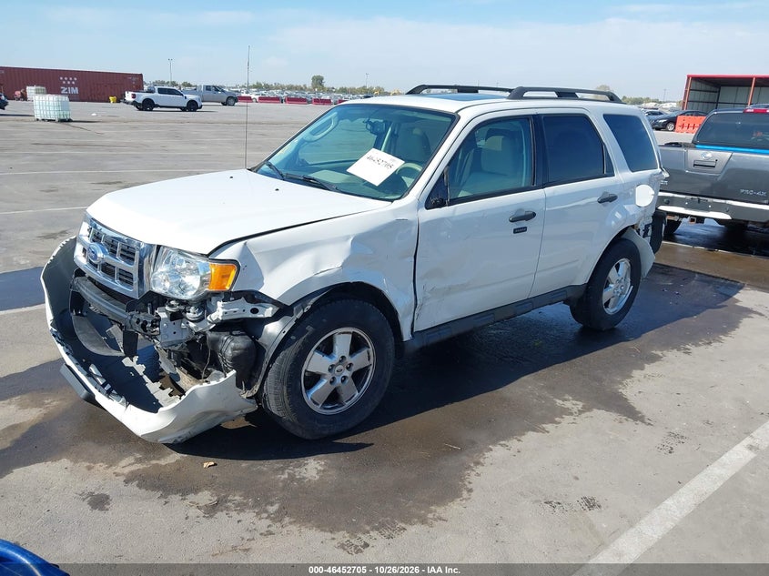 Vin: 1fmcu0d7xcka38588, lot: 46953081, ford escape xlt 20122