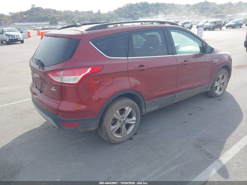 Vin: 1fmcu9gx0fuc15044, lot: 46953343, ford escape se 20154
