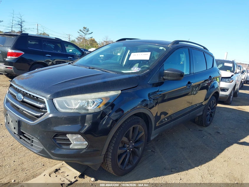 Vin: 1fmcu9gd1hub11736, lot: 46953576, ford escape se 20172