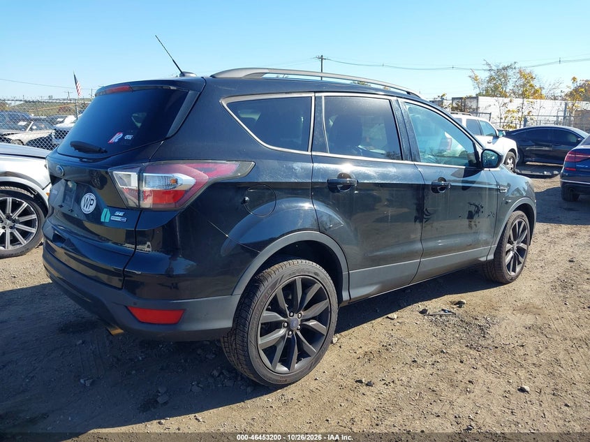 Vin: 1fmcu9gd1hub11736, lot: 46953576, ford escape se 20174