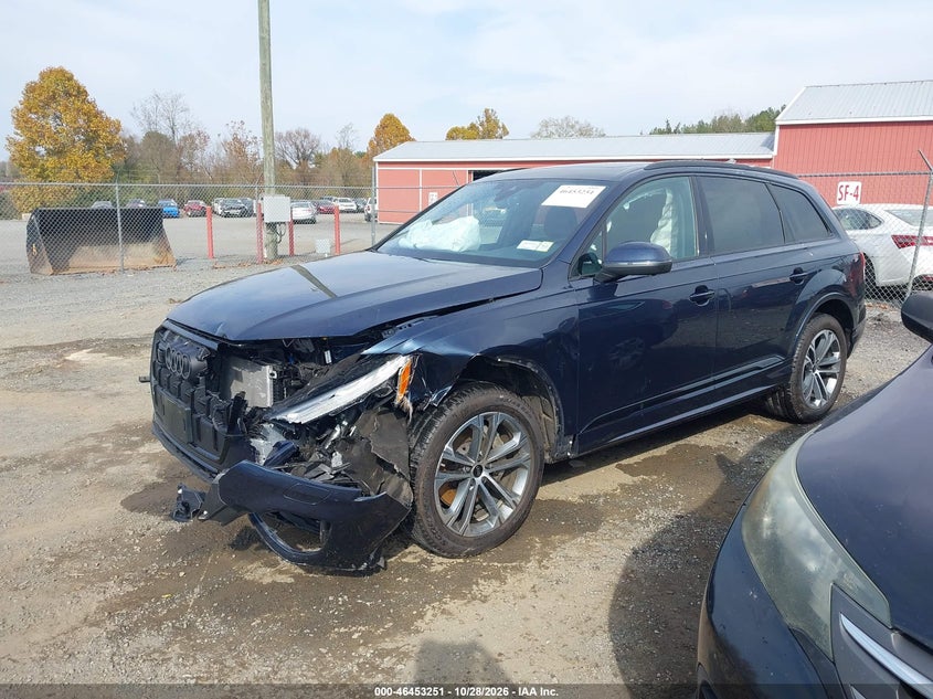 2025 Audi Q7 Premium 45 Tfsi Quattro Tiptronic, Front End, IAAI, VIN WA1ACBF72SD029873 — photo 2
