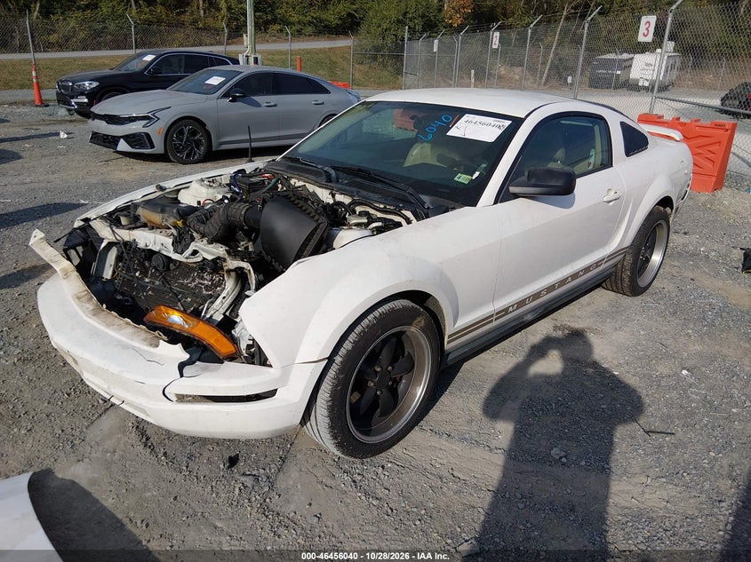 2005 Ford Mustang V6 Deluxe/V6 Premium, Front End, IAAI, VIN 1ZVFT80N255153059 — photo 2