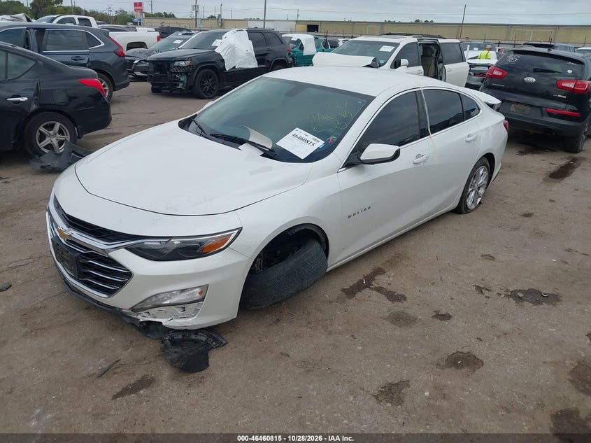 2019 Chevrolet Malibu Lt, Перёд и зад, IAAI, VIN 1G1ZD5ST5KF219061 — фото 2