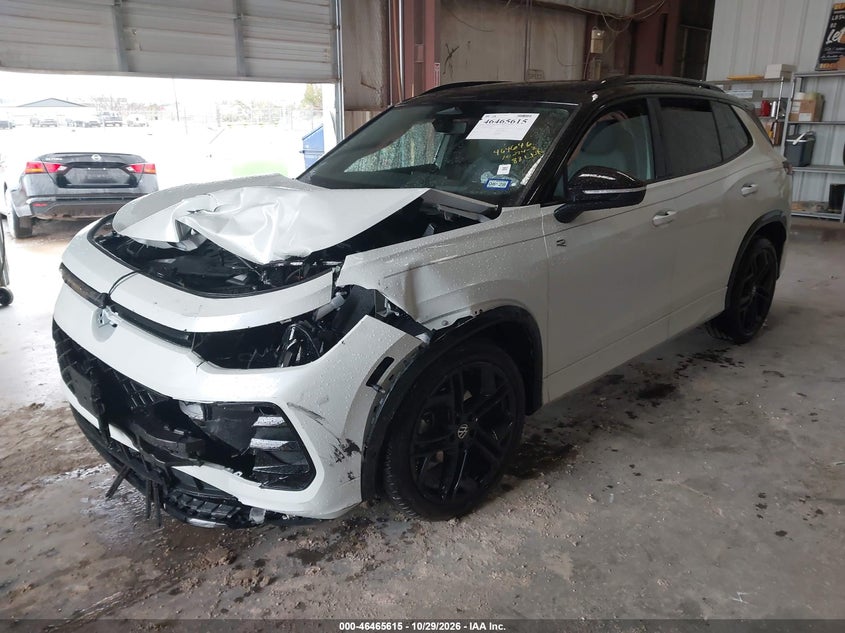 2026 Volkswagen Tiguan Se R-Line Black, Неизвестно, IAAI, VIN 3VVHR7RM0TM129088 — фото 2