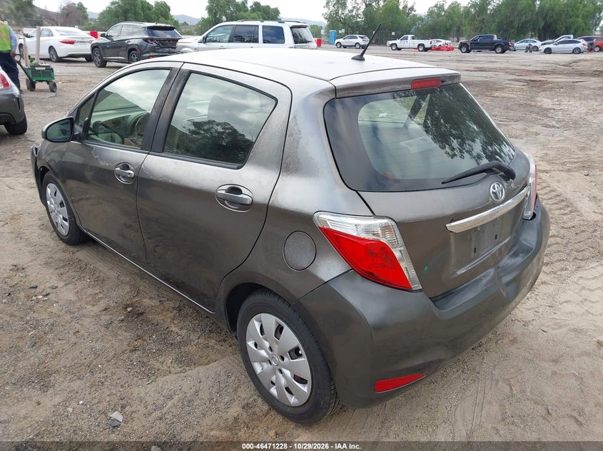 Vin: jtdktud33cd532710, lot: 46971606, toyota yaris le 20123