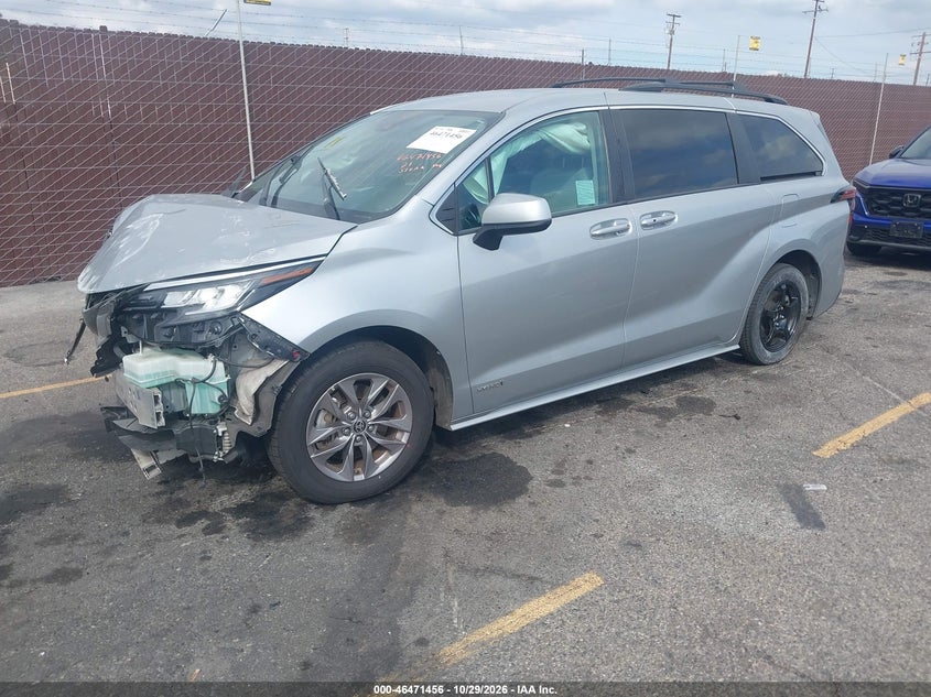 2021 Toyota Sienna Le, Unknown, IAAI, VIN 5TDKRKEC5MS011186 — photo 2