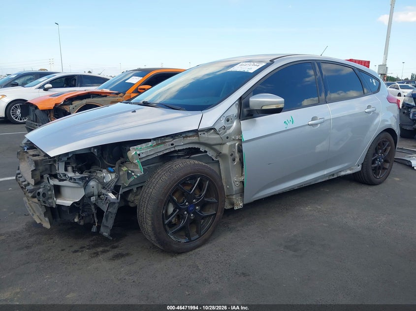 2016 Ford Focus Se, Удар спереду, IAAI, VIN 1FADP3K29GL330005 — фото 2