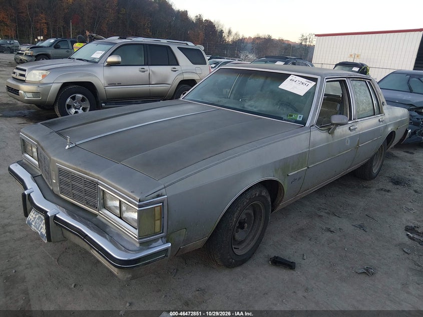 1983 Oldsmobile Delta 88 Royale Brougham, Right Front, IAAI, VIN 1G3AY69Y6DM915278 — photo 2
