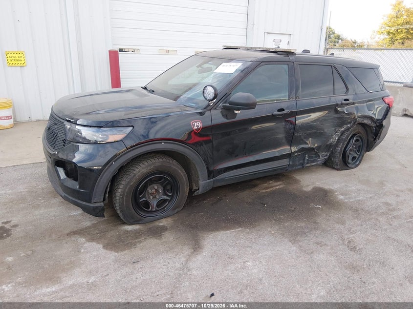 2021 Ford Police Interceptor Utility, Right Side, IAAI, VIN 1FM5K8AB7MGB21504 — photo 2